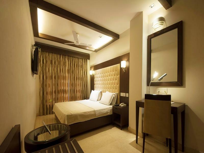 Metropolis Tourist Home New Delhi Exterior photo