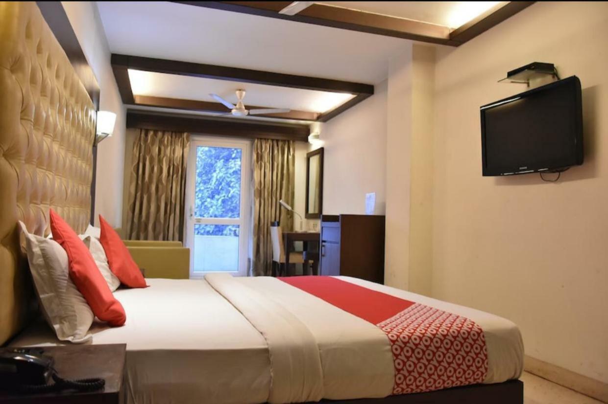 Metropolis Tourist Home New Delhi Exterior photo